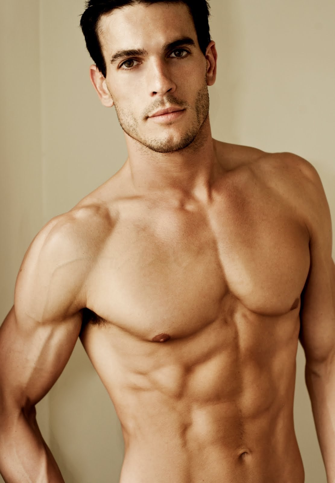 Shirtlessness-male-models-20863741-1111-1600.jpg